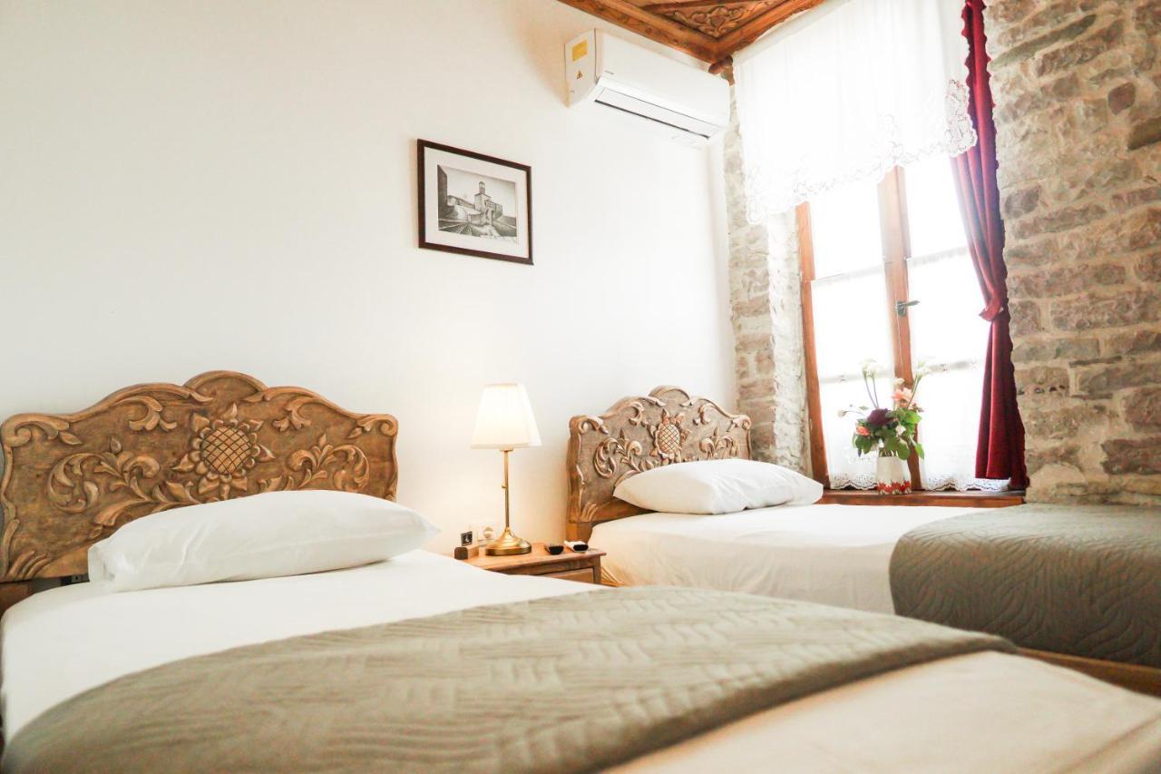 4Rooms Hotel จีโรคาสเตอร์ ภายนอก รูปภาพ