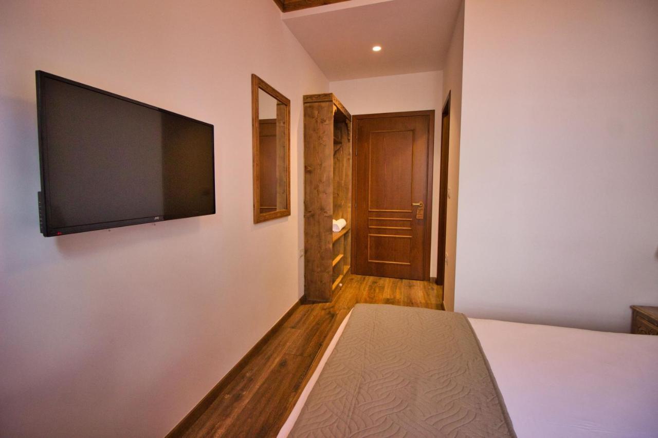 4Rooms Hotel จีโรคาสเตอร์ ภายนอก รูปภาพ