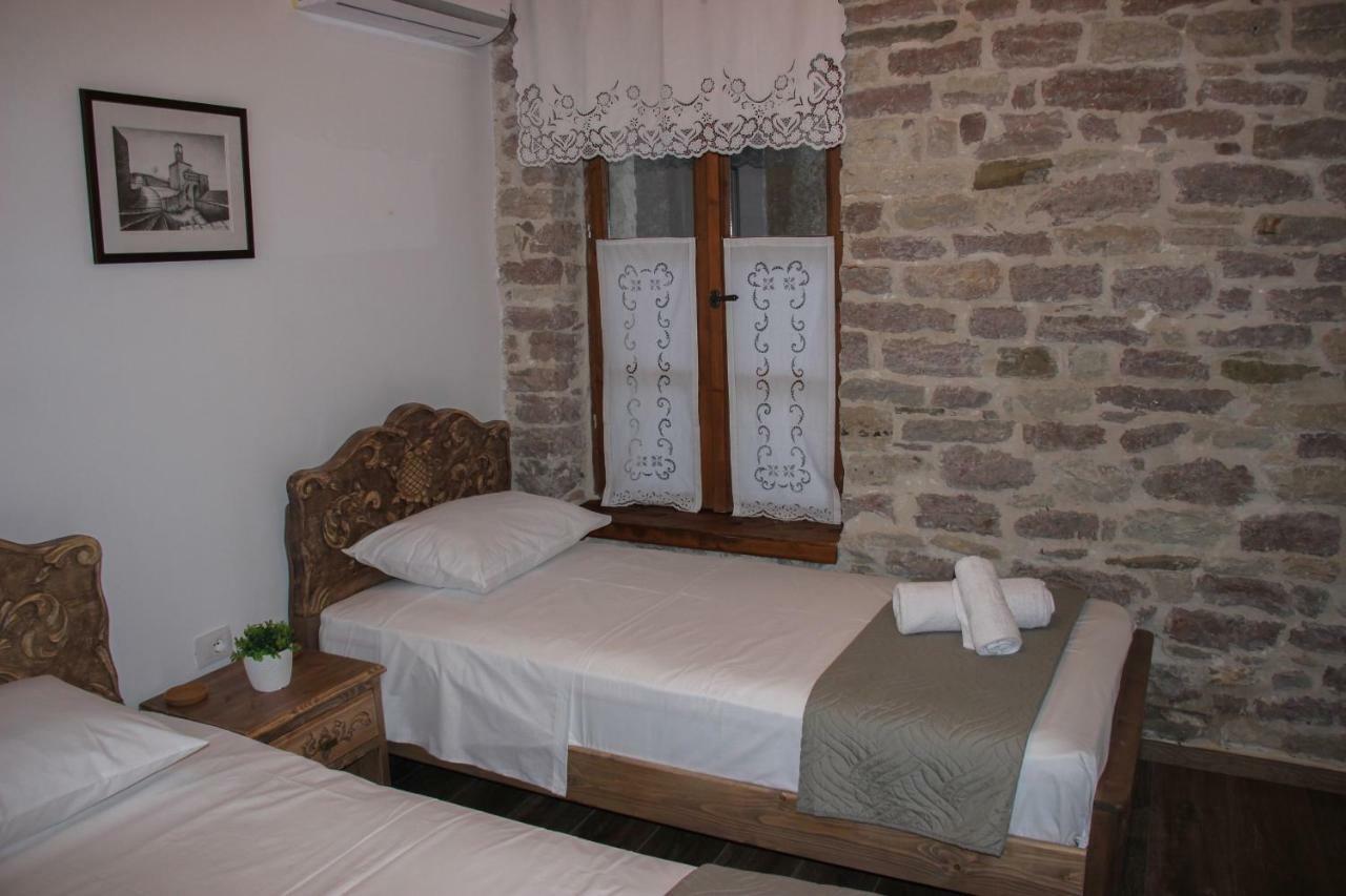 4Rooms Hotel จีโรคาสเตอร์ ภายนอก รูปภาพ