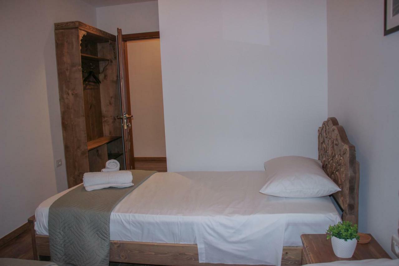 4Rooms Hotel จีโรคาสเตอร์ ภายนอก รูปภาพ