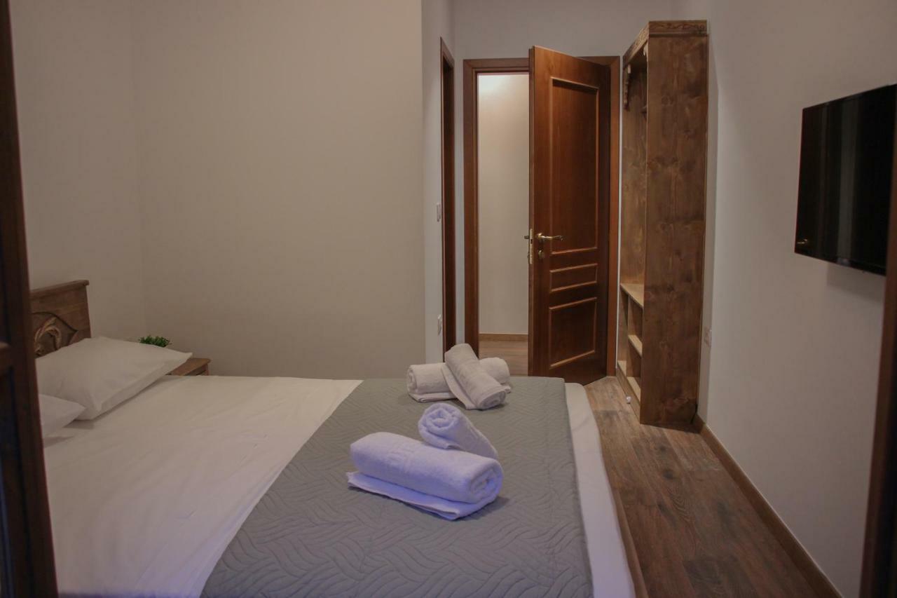 4Rooms Hotel จีโรคาสเตอร์ ภายนอก รูปภาพ