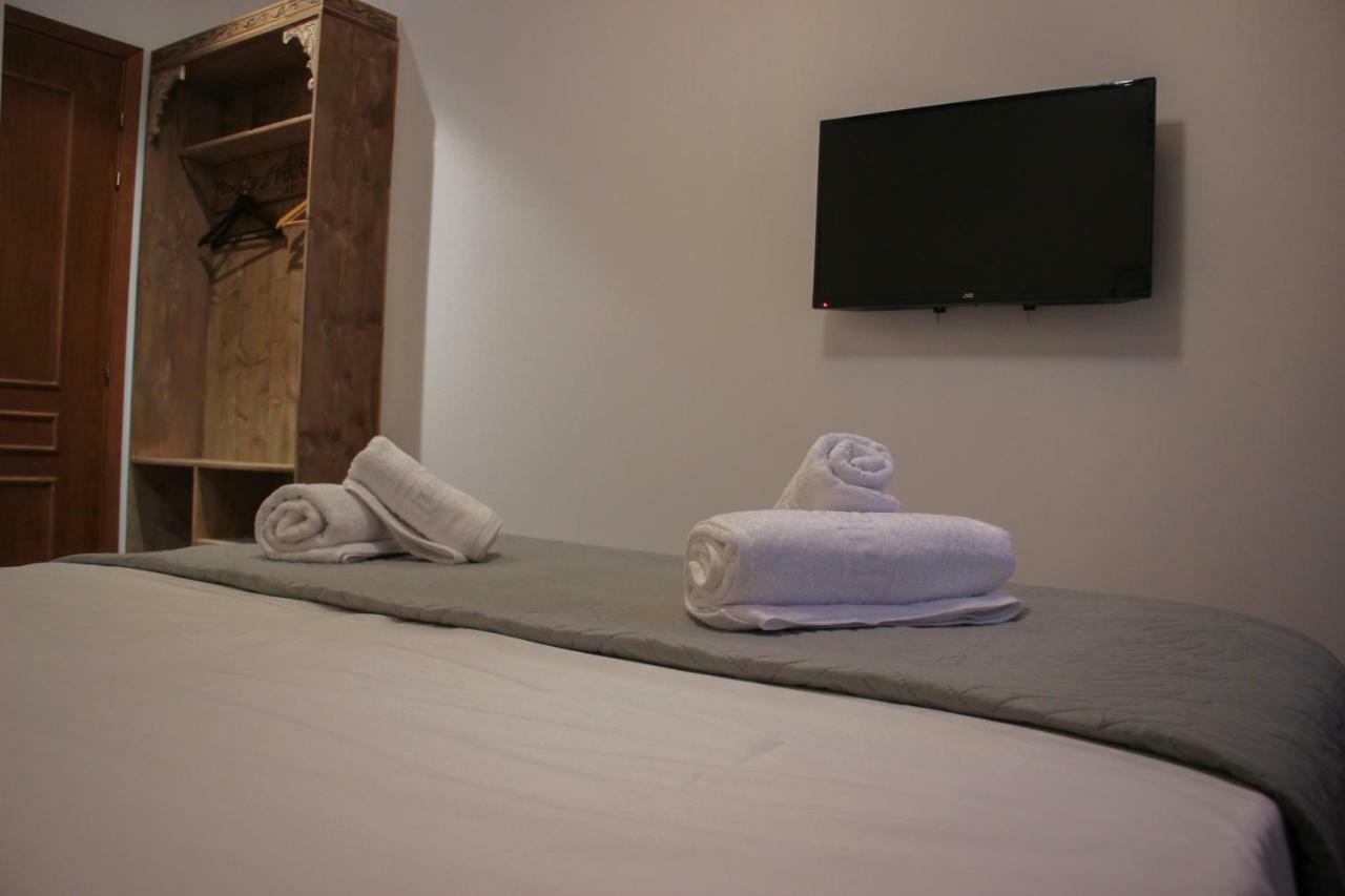 4Rooms Hotel จีโรคาสเตอร์ ภายนอก รูปภาพ