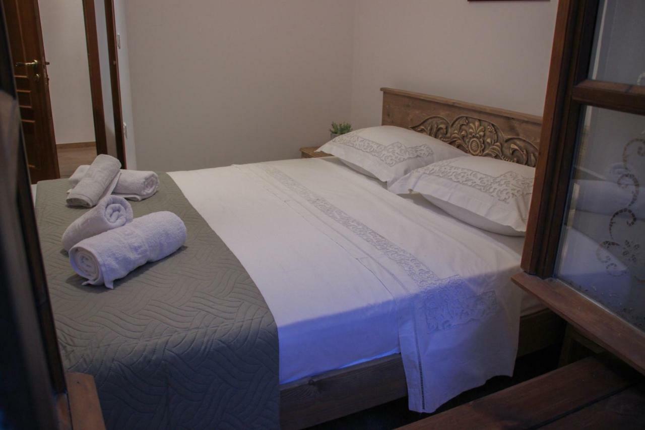 4Rooms Hotel จีโรคาสเตอร์ ภายนอก รูปภาพ